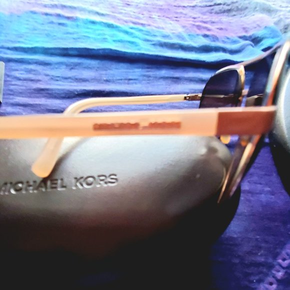 Authentic Michael Kors Sunglasses (Unisex) - Picture 2 of 3
